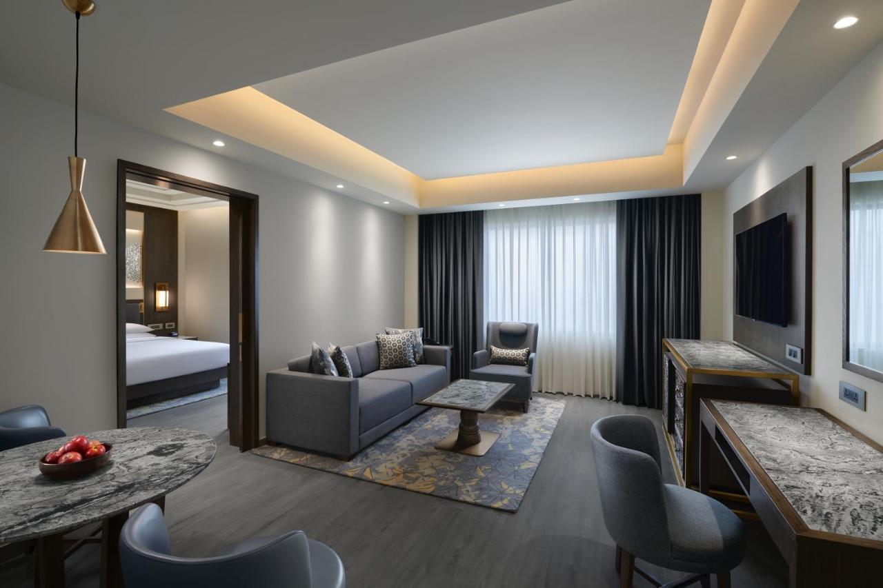 होटल Hyatt Regency Mansarovar 5*